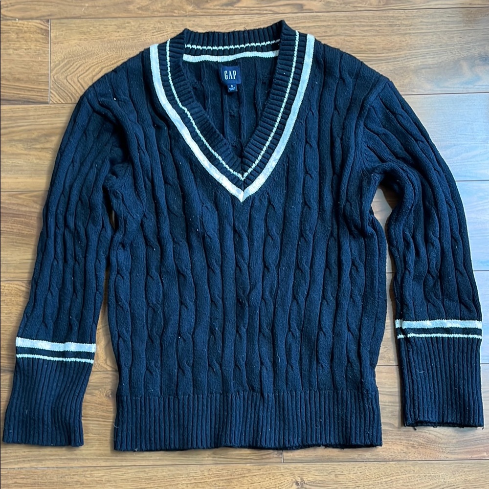 GAP Black V-Neck Women's Sweater